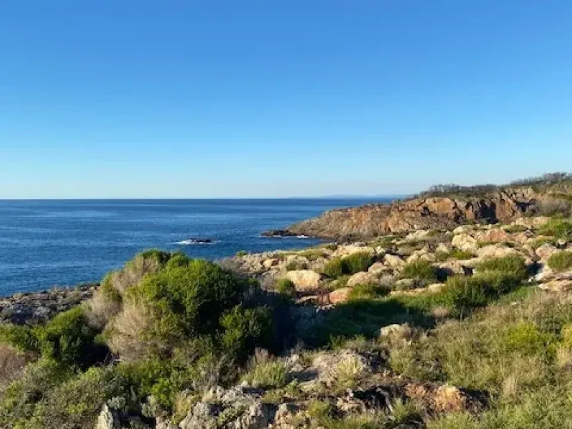 Rocky headland and ocean on the Kalaru to Tathra route
